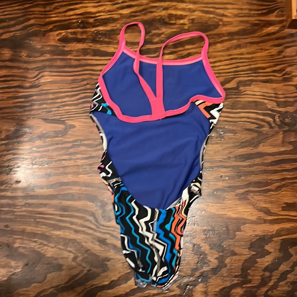 Arena zig-zag suit - Picture 2 of 3